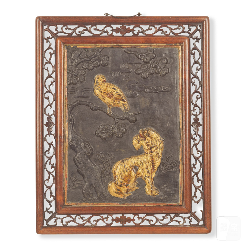清 段泥描金鷹獅圖屏 | A GILT DECORATED DUAN STONE 'EAGLE AND LION' SCREEN PANEL